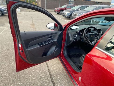 Used 2012 Chevrolet Cruze LT image 13