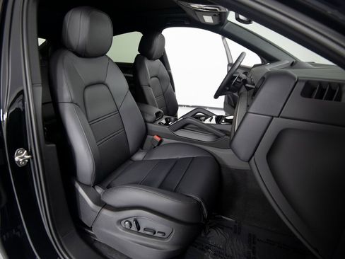 New 2026 Porsche Cayenne E-Hybrid Coupe image 31