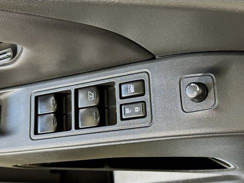 Used 2023 Nissan Frontier SV w/ Midnight Edition Package image 17