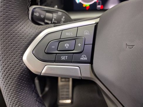 New 2025 Volkswagen Tiguan SE R-Line image 30