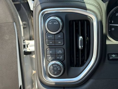 Used 2022 GMC Sierra 1500 Denali w/ Denali Premium Package AWD/4WD image 38