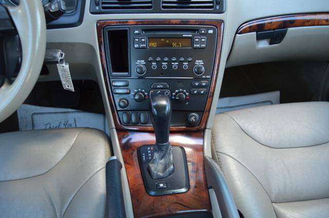 Used 2005 Volvo XC70 AWD/4WD image 21