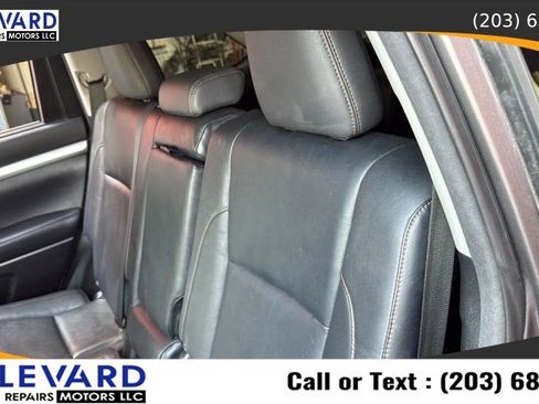Used 2014 Toyota Highlander XLE AWD/4WD image 34