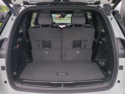 New 2026 Jeep Grand Cherokee L Limited w/ Trailer Tow Package AWD/4WD image 13