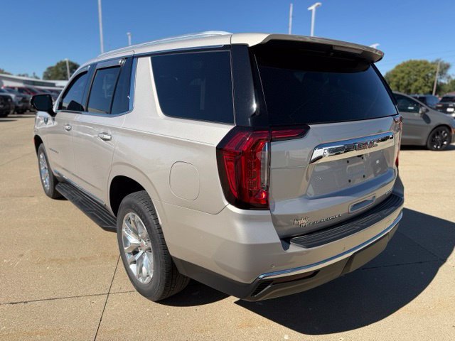 Used 2024 GMC Yukon SLT w/ SLT Premium Package RWD image 4