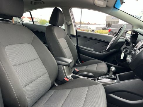 Used 2017 Kia Forte LX image 23