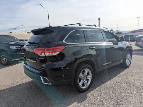 Used 2019 Toyota Highlander Limited image 4