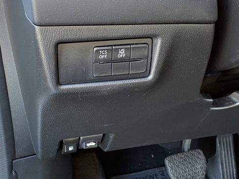 Used 2020 MAZDA CX-5 Touring image 12