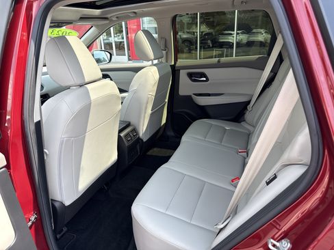 Certified 2023 Nissan Rogue SV w/ SV Premium B Package AWD/4WD image 10