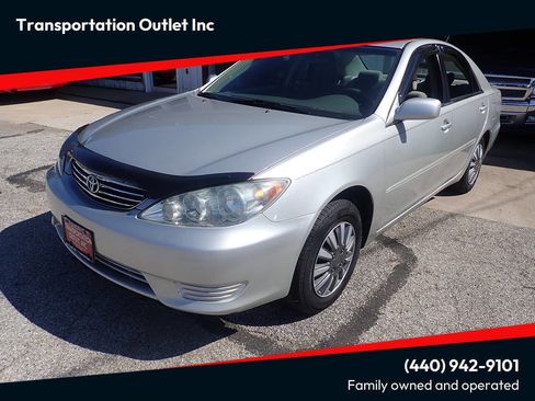 Used 2005 Toyota Camry SE image 1