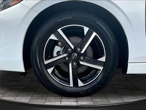 Used 2024 Nissan Sentra SV FWD image 31