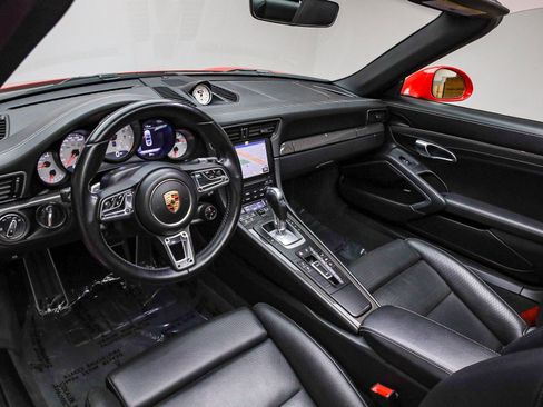 Certified 2017 Porsche 911 Targa 4S image 4