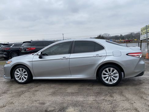 Used 2018 Toyota Camry LE image 8