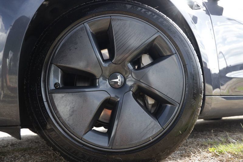Used 2023 Tesla Model 3 Standard Range RWD image 33