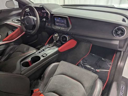 Used 2022 Chevrolet Camaro ZL1 RWD image 9