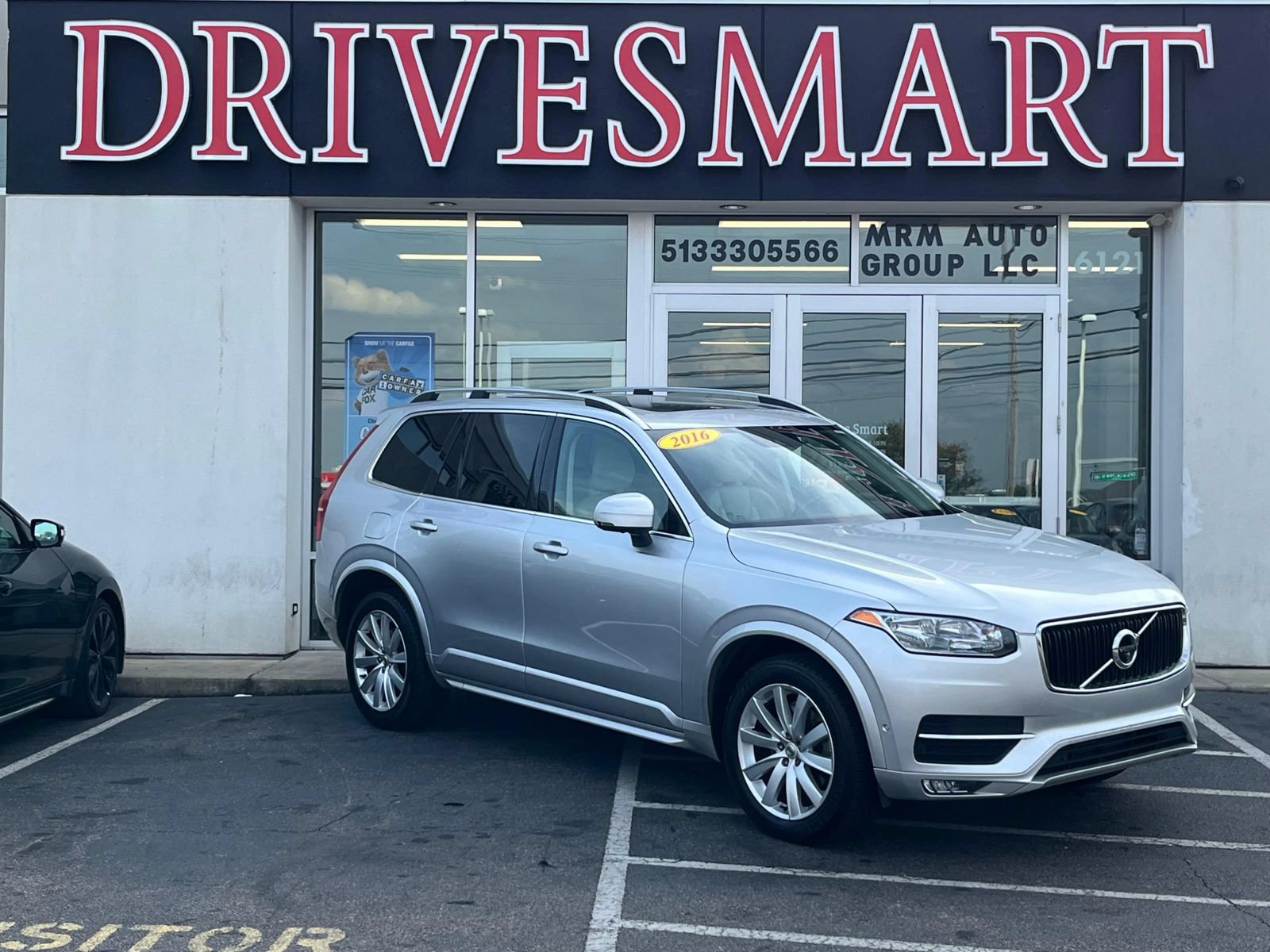 Used 2016 Volvo XC90 T6 Momentum AWD/4WD image 3