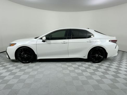 Used 2022 Toyota Camry XSE image 2