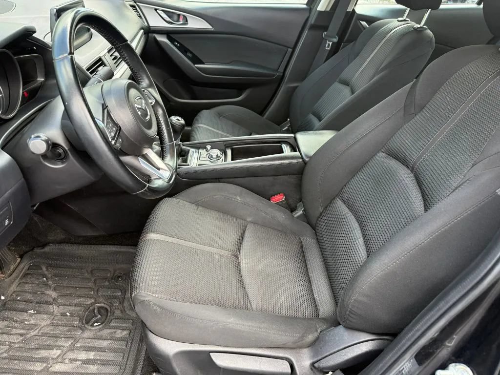 Used 2018 MAZDA MAZDA3 Grand Touring FWD image 11