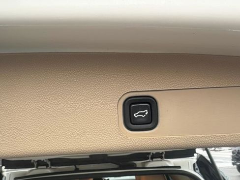 Used 2013 GMC Yukon Denali image 12