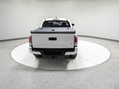 Used 2022 Toyota Tacoma TRD Sport w/ Technology Package AWD/4WD image 32