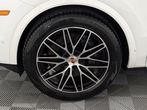 Certified 2026 Porsche Cayenne Coupe AWD/4WD image 11