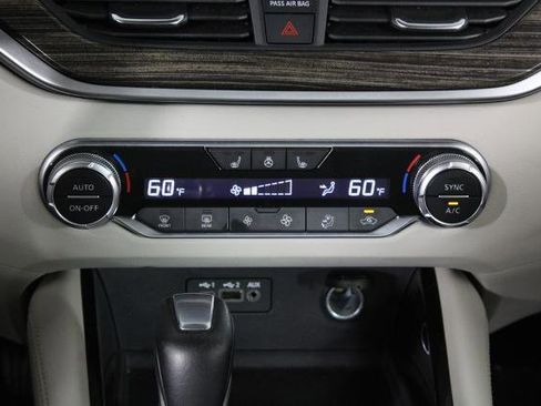 Certified 2020 Nissan Altima 2.0 Platinum FWD image 22