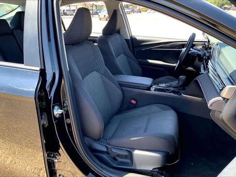 Used 2026 Toyota Camry LE image 9