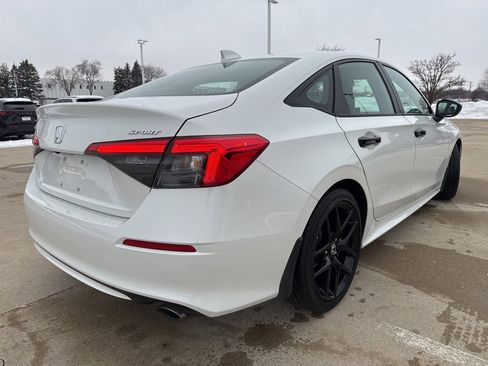 Used 2024 Honda Civic Sport image 4
