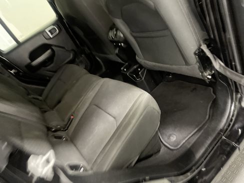 Used 2020 Jeep Gladiator Sport w/ Quick Order Package 24S image 21