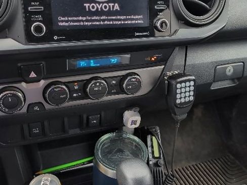 Used 2021 Toyota Tacoma SR AWD/4WD image 10