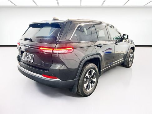 Used 2023 Jeep Grand Cherokee 4WD 4xe w/ Luxury Tech Group II image 4