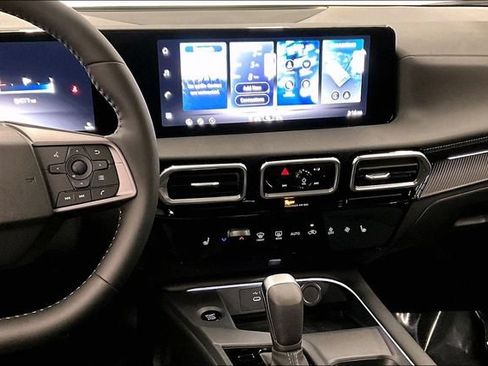 New 2026 Nissan Sentra SV w/ SV Convenience Package FWD image 7