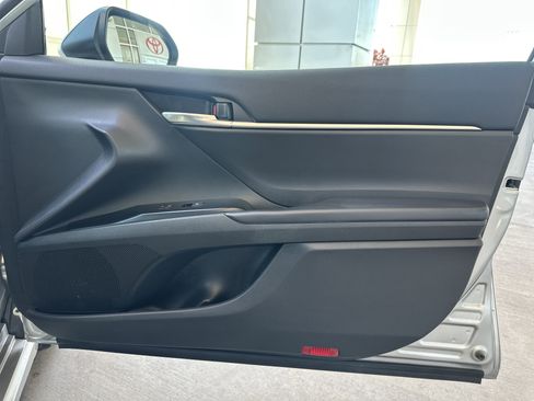 Certified 2020 Toyota Camry SE image 12