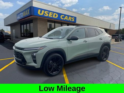 Used 2024 Chevrolet Trax ACTIV w/ Driver Confidence Package FWD image 1