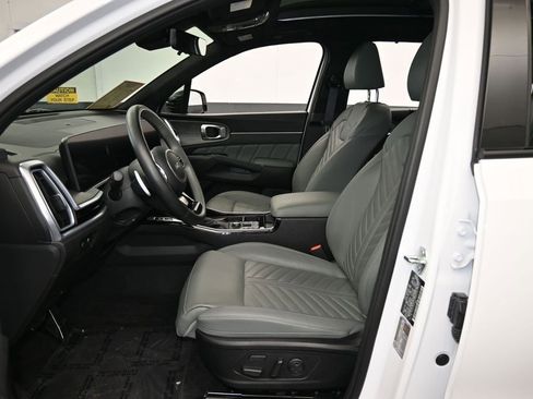 Used 2024 Kia Sorento SX Prestige w/ Sage Leather Package image 11