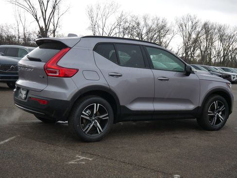 New 2026 Volvo XC40 B5 Core w/ Climate Package AWD/4WD image 3