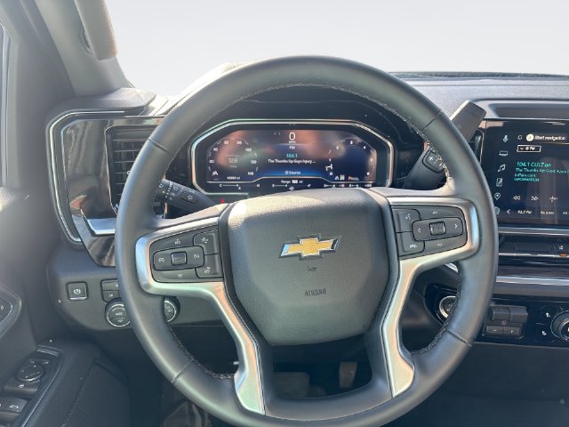 Used 2025 Chevrolet Silverado 2500 LT w/ Convenience Package AWD/4WD image 14