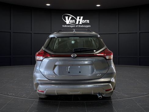 Used 2024 Nissan Kicks SV w/ Interior Electronics Package FWD image 6