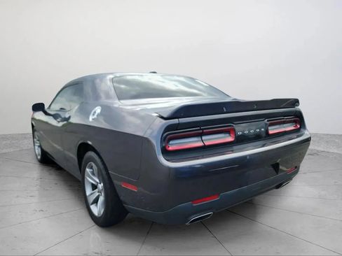 Used 2019 Dodge Challenger SXT image 4