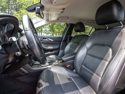 Used 2017 INFINITI QX30 w/ Cargo Package image 10