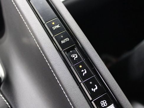 Used 2024 Chevrolet Corvette Stingray Coupe w/ Z51 Performance Package image 48