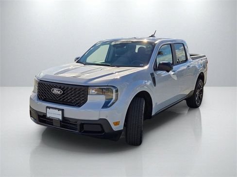 New 2025 Ford Maverick Lariat w/ Black Appearance Package image 8