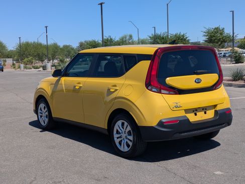 Used 2020 Kia Soul LX FWD image 3