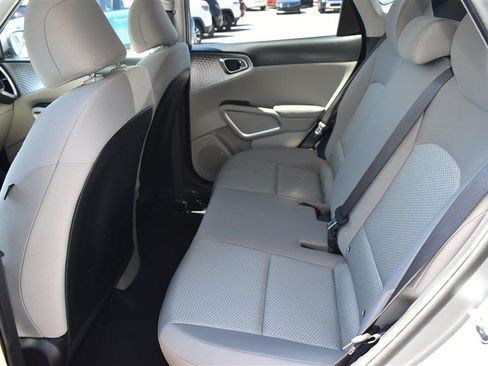 Used 2025 Kia Soul LX w/ LX Technology Package FWD image 22