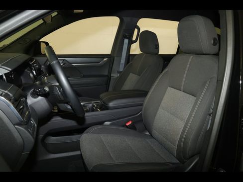 Used 2025 GMC Acadia Elevation image 24