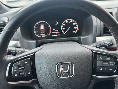 Used 2025 Honda Odyssey Sport-L image 13