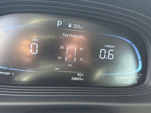 Used 2025 Hyundai Venue SEL FWD image 9