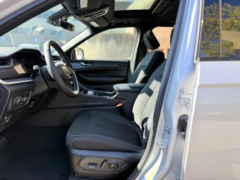 New 2026 Jeep Grand Cherokee Laredo X AWD/4WD image 15