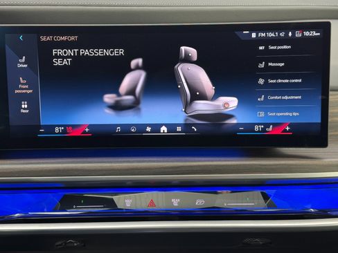 Used 2023 BMW i7 xDrive60 image 30