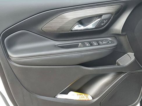 Used 2024 GMC Terrain SLE FWD image 23